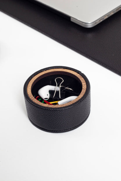 Polo Plus Leather Desktop Set Black 5 Pieces Wooden Detailed