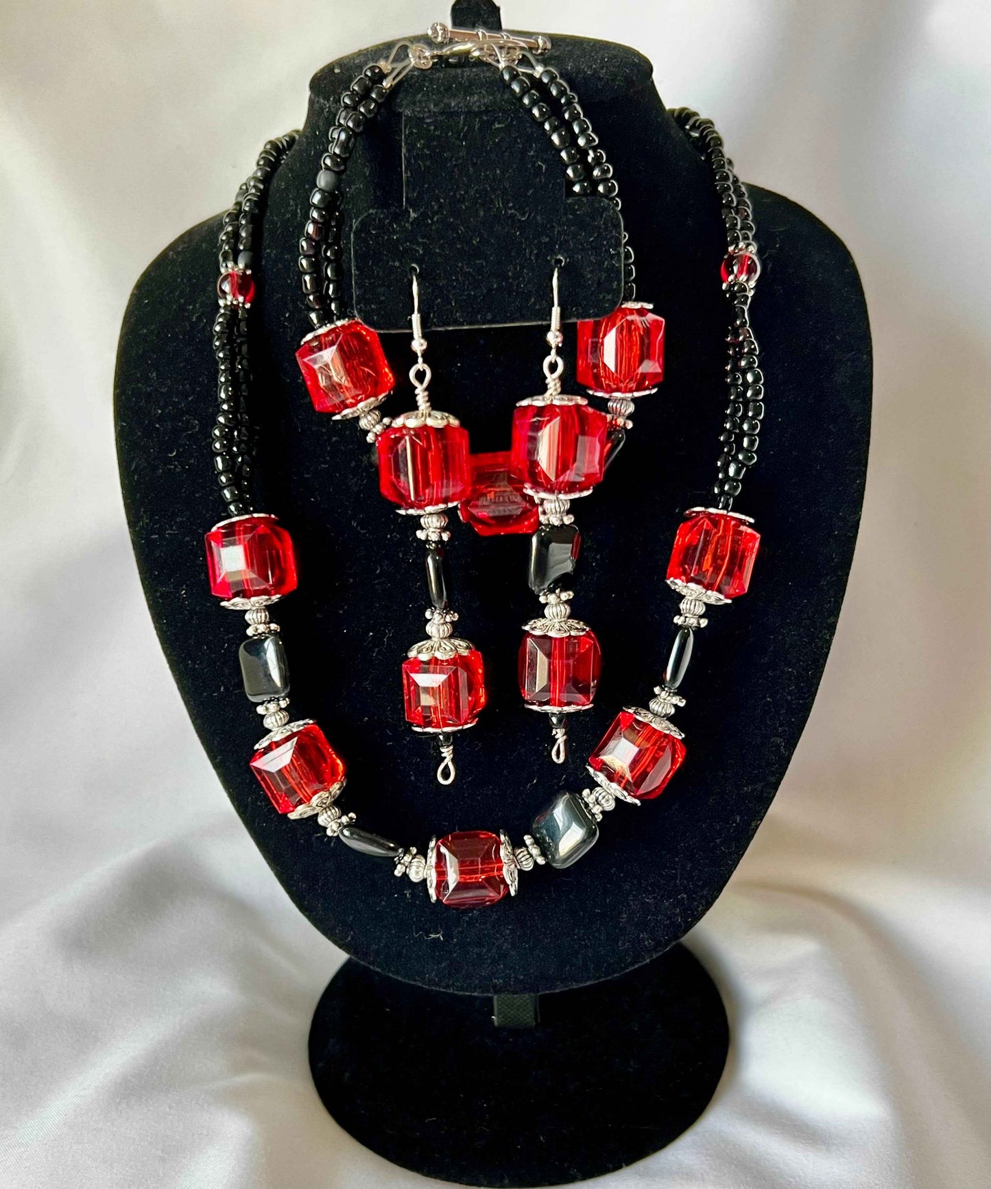 Crimson Night Jewelry Set (Copy)