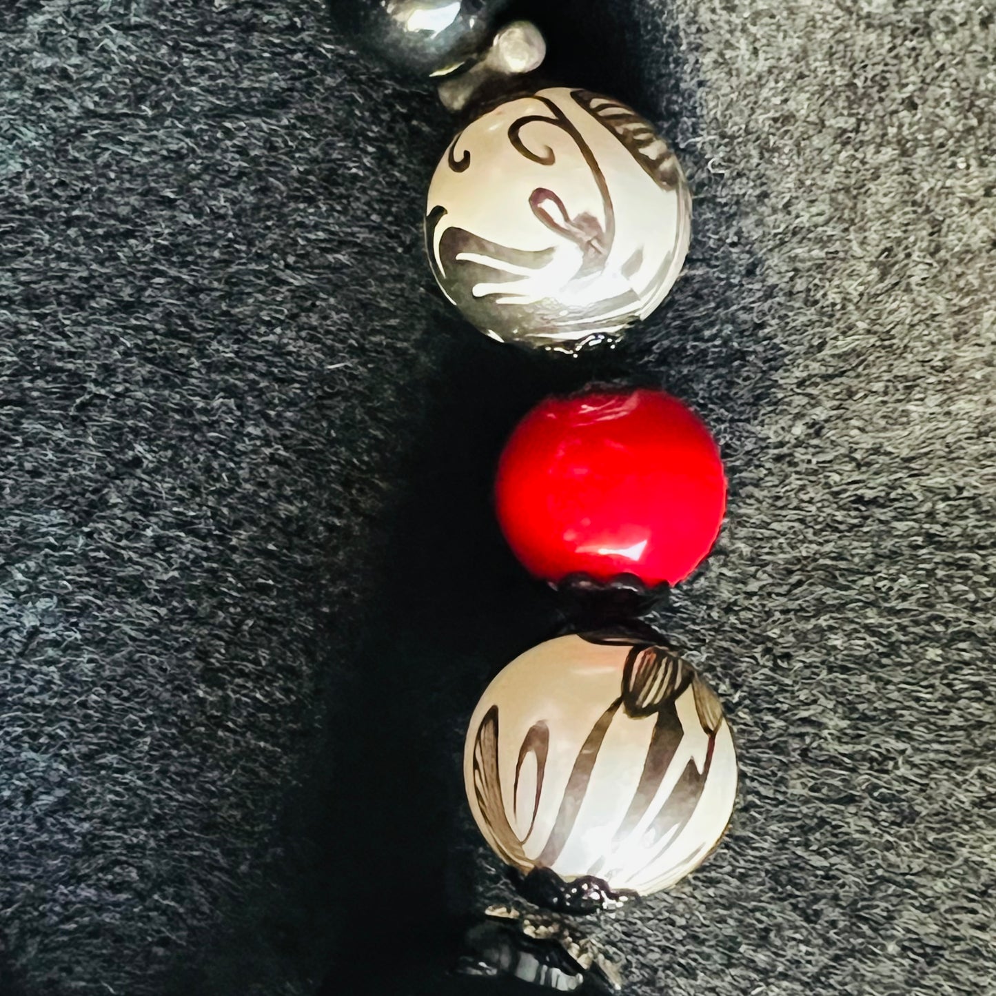 Graphic Floral Necklace